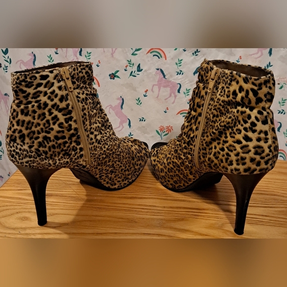 Y2K City Streets Leopard Cheetah Peep Toe Bootie Boot Heel Pump Shoe SZ 9M - Picture 4 of 7